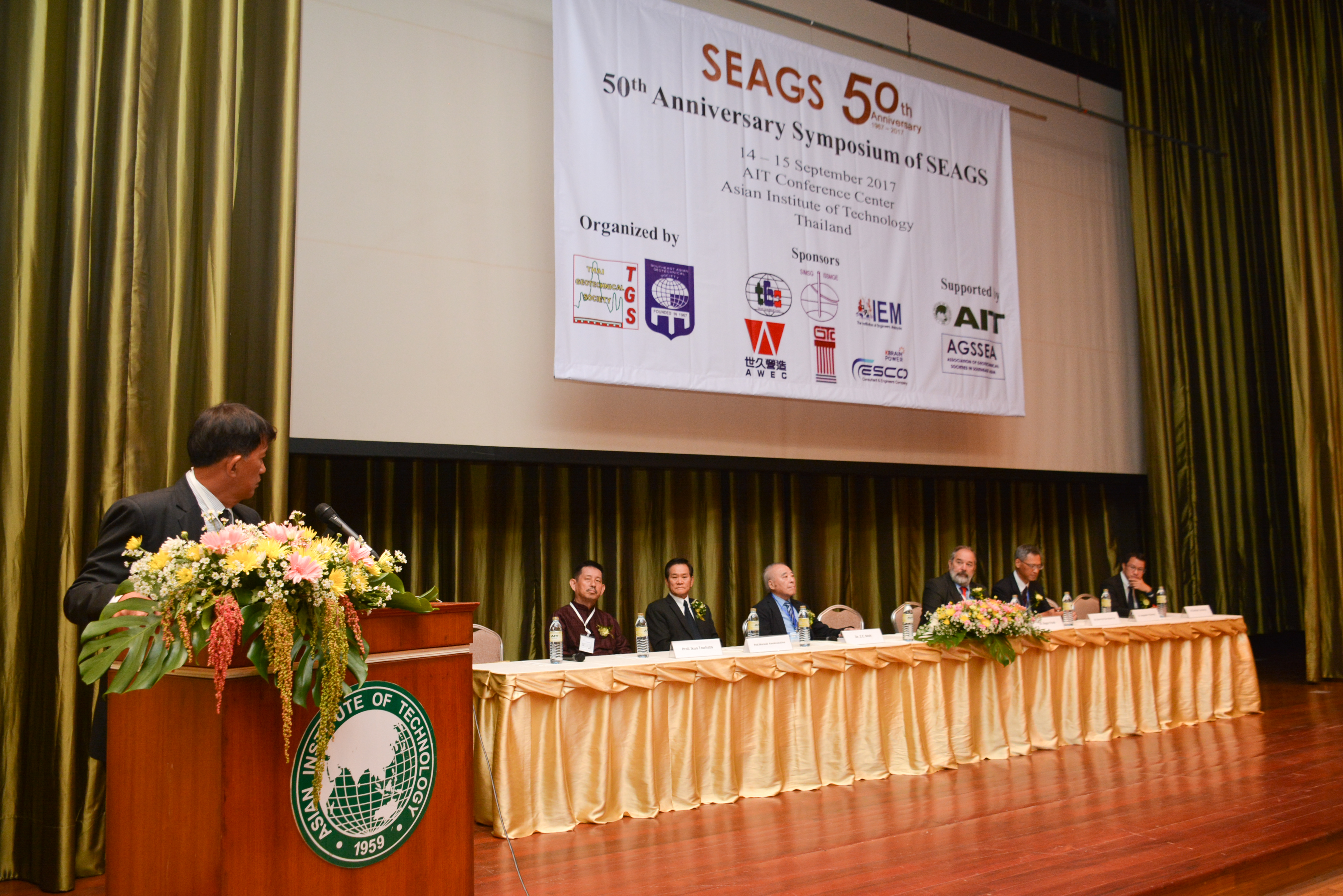 1_2_Dr. Noppadol Phienwej-SEAGS at Present