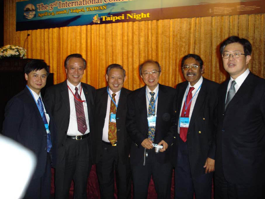 AGSSEA members (Drs. TA Ooi, SF Chan and CT Chin) at the 3rd International Conference on Site Characterization (ICS3) in Taipei in 2008