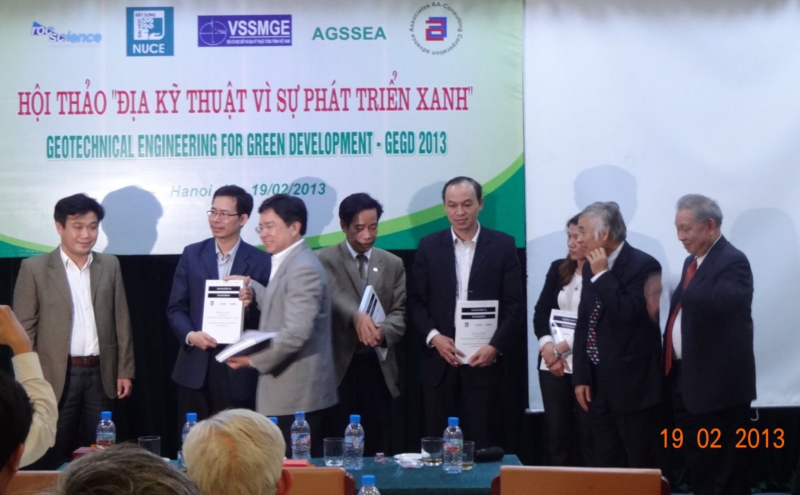 Ir. Kenny Yee presenting the Geotechnical Engineering Journals to the 5 local universities in Hanoi (NUCE, UCT, WRU, Transportation Technology College, and Military Technical Academy) in 2013
