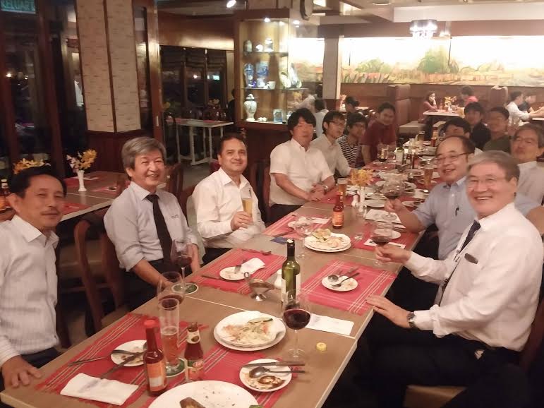 last row 4 Dinner of Askar with other VIP's